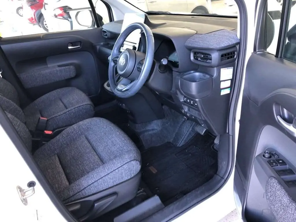 TOYOTA SIENTA Z 2023