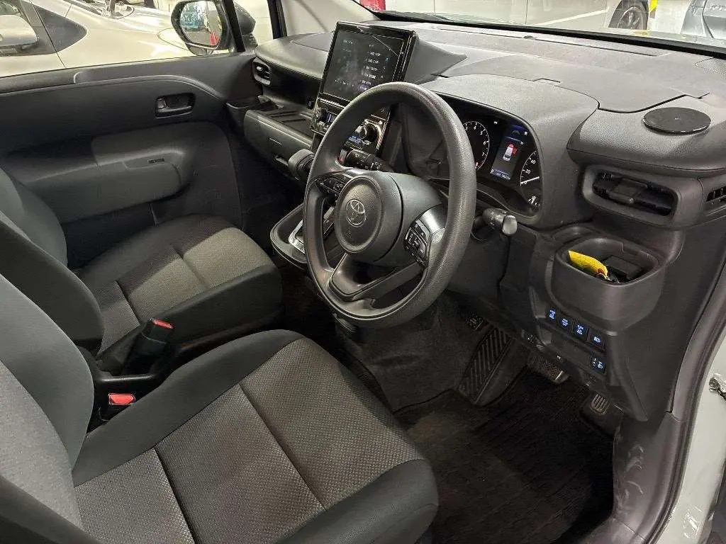 TOYOTA SIENTA G 2023