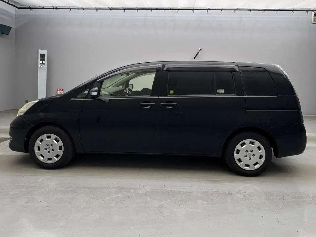 TOYOTA ISIS L X SELECTION 2013