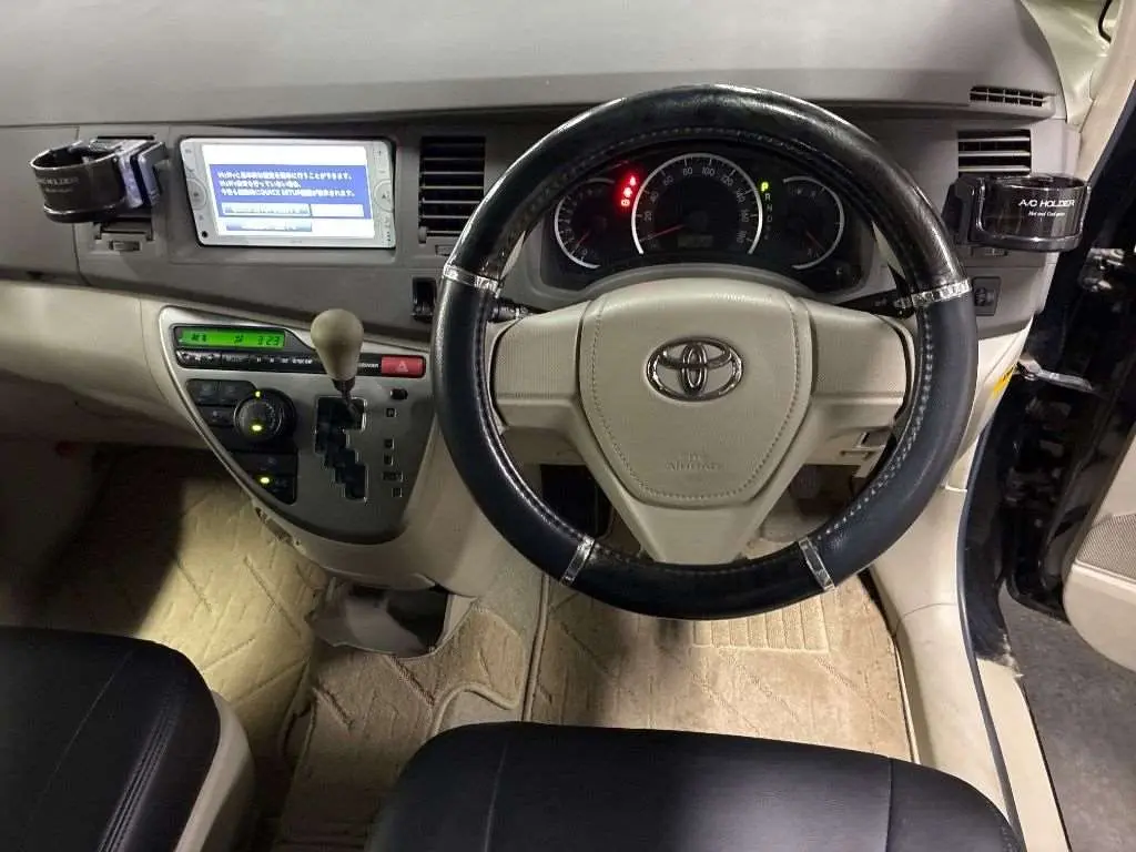 TOYOTA ISIS L X SELECTION 2013