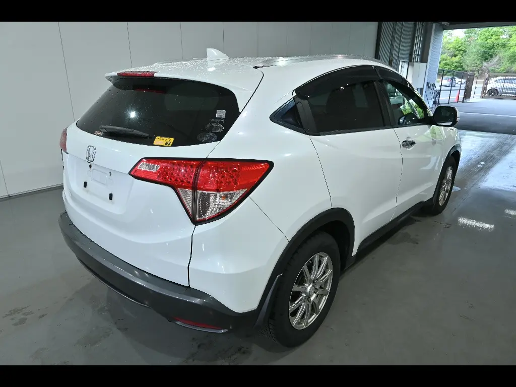 HONDA VEZEL S 2015