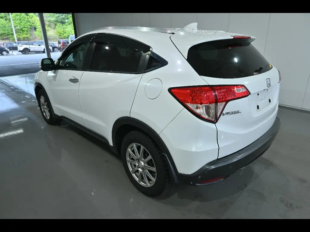 HONDA VEZEL S 2015