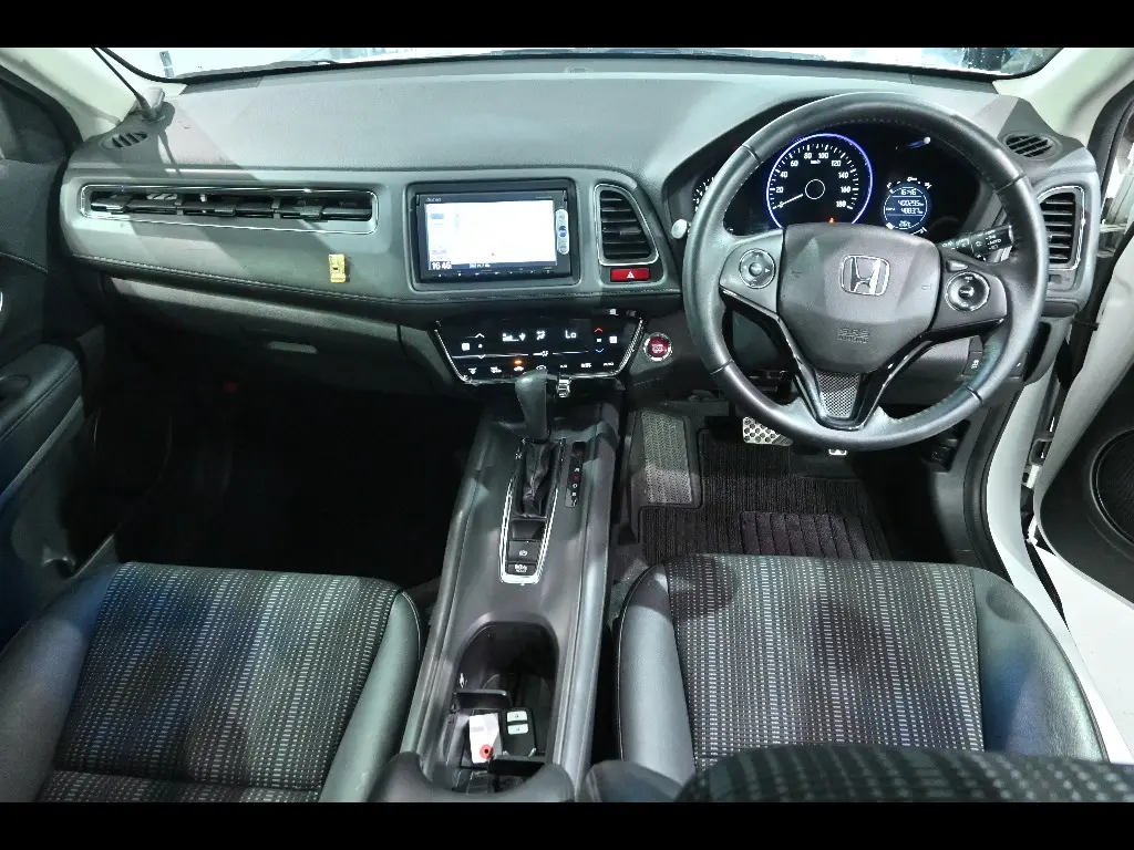 HONDA VEZEL S 2015