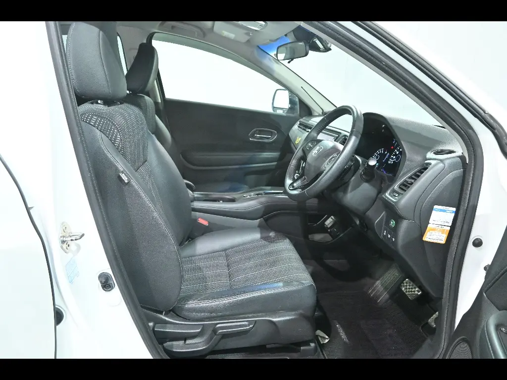 HONDA VEZEL S 2015