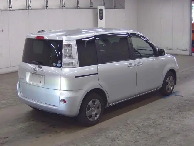 TOYOTA SIENTA DICE 2011