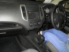 NISSAN WINGROAD 15M AUTHENTIC 2009