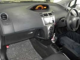 TOYOTA VITZ F-LTD 2009