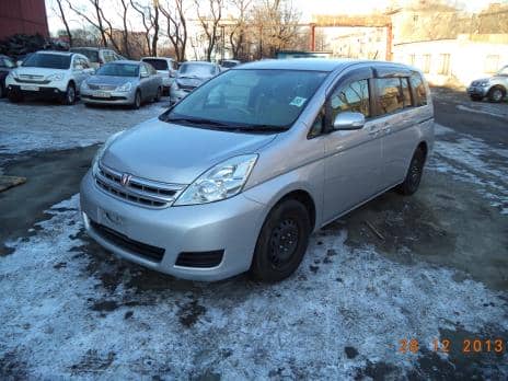 TOYOTA ISIS L 2010