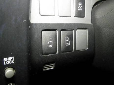 TOYOTA NOAH X SMART EDITION 2009