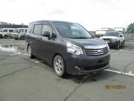 TOYOTA NOAH 2011