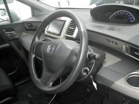 HONDA FREED SPIKE G JUST SELECTION 2011