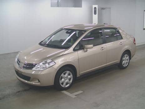 NISSAN TIIDA LATIO 15M 2010