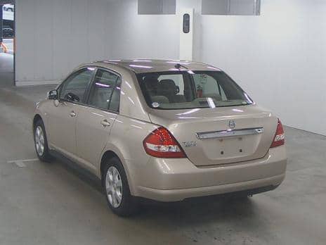 NISSAN TIIDA LATIO 15M 2010