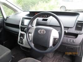 TOYOTA NOAH YY 2010