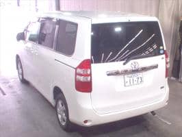 TOYOTA NOAH 4WD X L SELECTION 2010