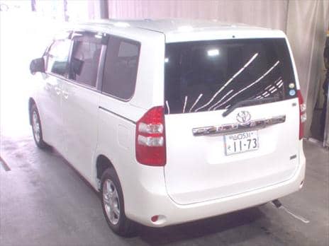 TOYOTA NOAH 4WD X L SELECTION 2010