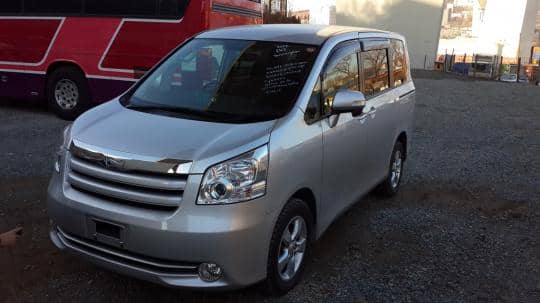 TOYOTA NOAH 4WD XL SELECTION  2009