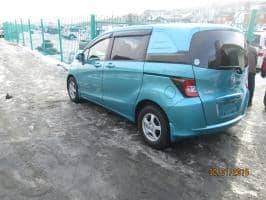 HONDA FREED SPIKE G 2011