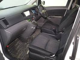 TOYOTA ISIS PLATANA LTD 2009