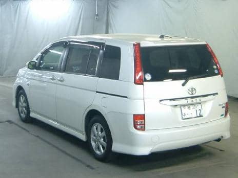 TOYOTA ISIS PLATANA LTD 2009