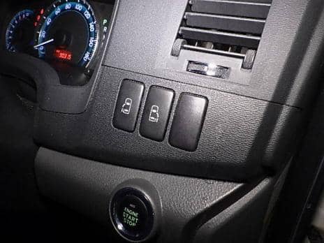 TOYOTA ISIS PLATANA LTD 2009