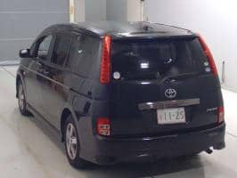 TOYOTA ISIS PLATANA 2004