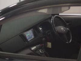 TOYOTA ISIS PLATANA 2004