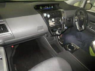 TOYOTA PRIUS ALPHA G 2012