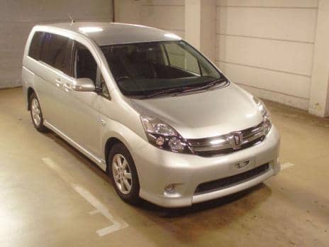 TOYOTA ISIS  PLATANA 2013