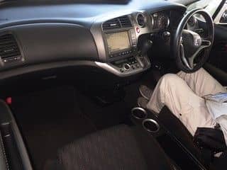 HONDA STREAM ZS SPORTY ED 2011