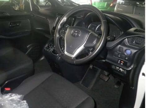 TOYOTA VOXY HYBRID V 2015