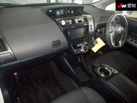 TOYOTA PRIUS ALPHA S 2015