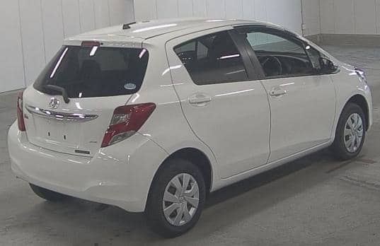 TOYOTA VITZ F 2015