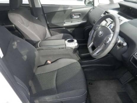 TOYOTA PRIUS ALPHA S 2015