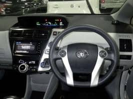 TOYOTA PRIUS ALPHA 2014