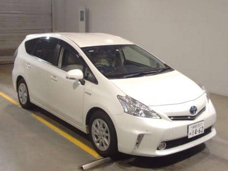 TOYOTA PRIUS ALPHA 2014