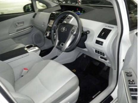 TOYOTA PRIUS ALPHA 2014