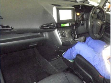 TOYOTA WISH 1.8X HID SELECT 2011